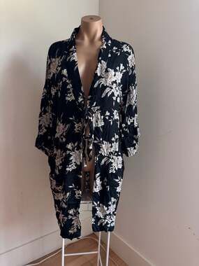 Spiritual Gangster Maya Kimono Robe in Black Floral one size